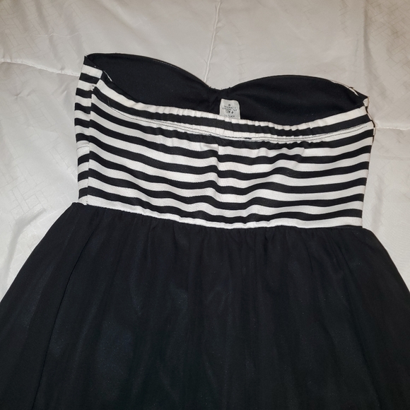 January 7 Dress Strapless - Picture 3 of 4